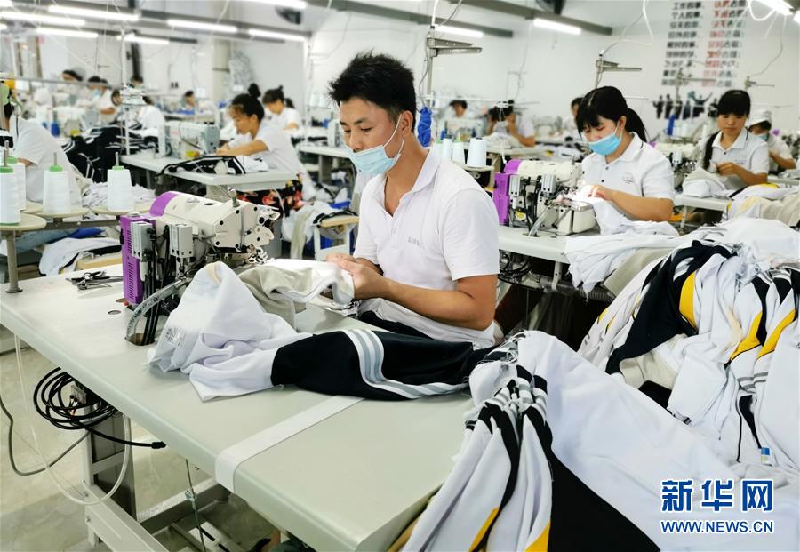 （決戰(zhàn)決勝脫貧攻堅(jiān)&middot;圖文互動(dòng)）（6）同飲一江水 攜手&ldquo;斬窮根&rdquo;&mdash;&mdash;深圳對(duì)口廣西河池、百色扶貧協(xié)作見(jiàn)聞