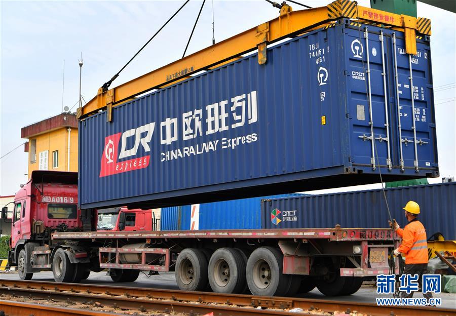 （特區(qū)40年?圖文互動(dòng)）（1）廈庇五洲客 門(mén)納萬(wàn)頃濤&mdash;&mdash;廈門(mén)經(jīng)濟(jì)特區(qū)40年發(fā)展紀(jì)實(shí)