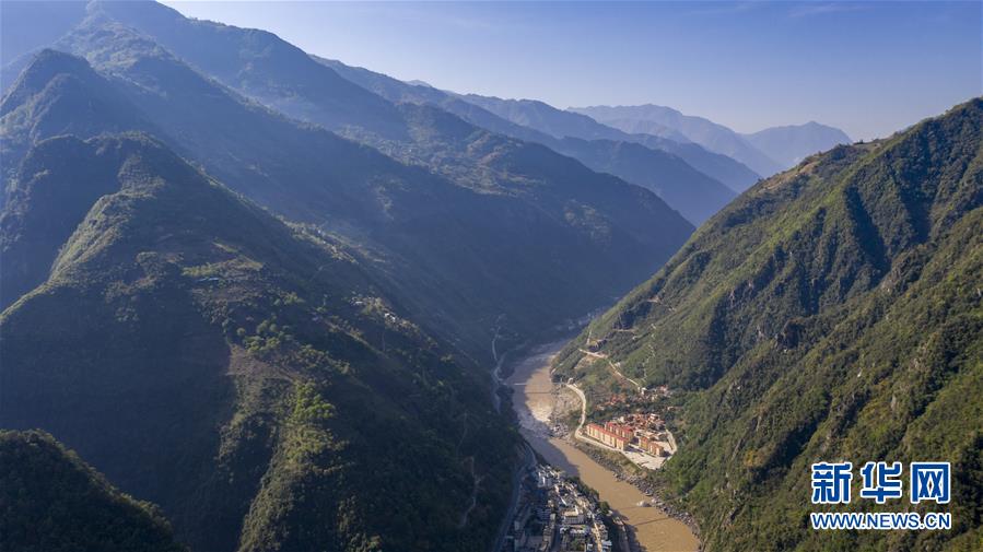 （新華全媒頭條&middot;決戰(zhàn)決勝脫貧攻堅(jiān)&middot;督戰(zhàn)未摘帽貧困縣&middot;圖文互動）（1）脫貧的歌聲&mdash;&mdash;云南直過民族和人口較少民族共入新時代 