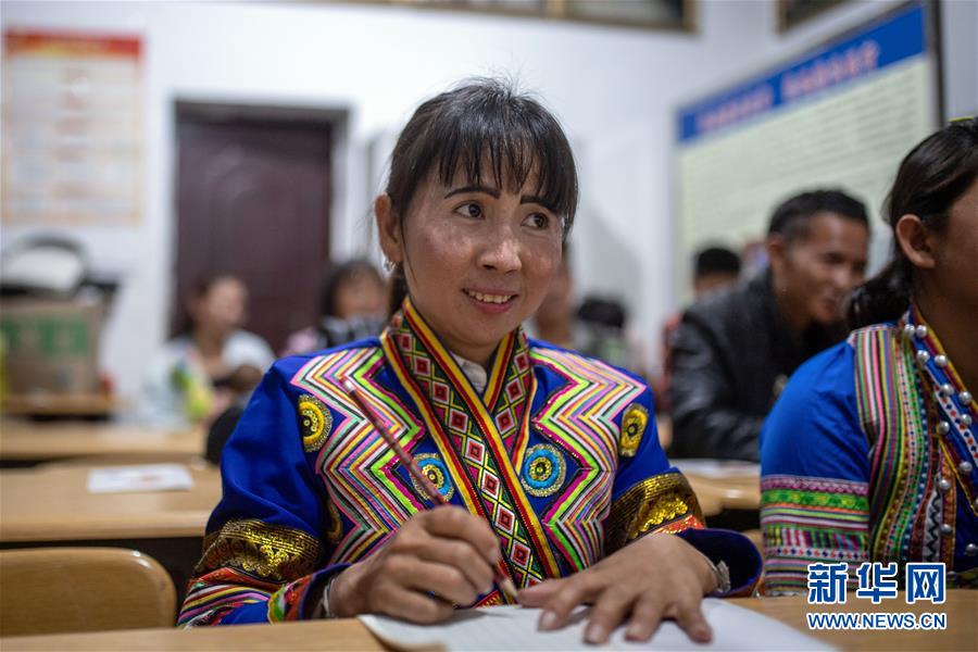 （新華全媒頭條&middot;決戰(zhàn)決勝脫貧攻堅(jiān)&middot;督戰(zhàn)未摘帽貧困縣&middot;圖文互動）（8）脫貧的歌聲&mdash;&mdash;云南直過民族和人口較少民族共入新時代