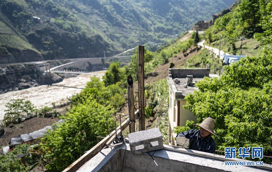 （新華全媒頭條&middot;決戰(zhàn)決勝脫貧攻堅(jiān)&middot;督戰(zhàn)未摘帽貧困縣&middot;圖文互動）（12）脫貧的歌聲&mdash;&mdash;云南直過民族和人口較少民族共入新時代