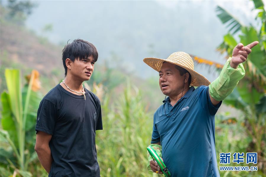（新華全媒頭條&middot;決戰(zhàn)決勝脫貧攻堅(jiān)&middot;督戰(zhàn)未摘帽貧困縣&middot;圖文互動）（15）脫貧的歌聲&mdash;&mdash;云南直過民族和人口較少民族共入新時代