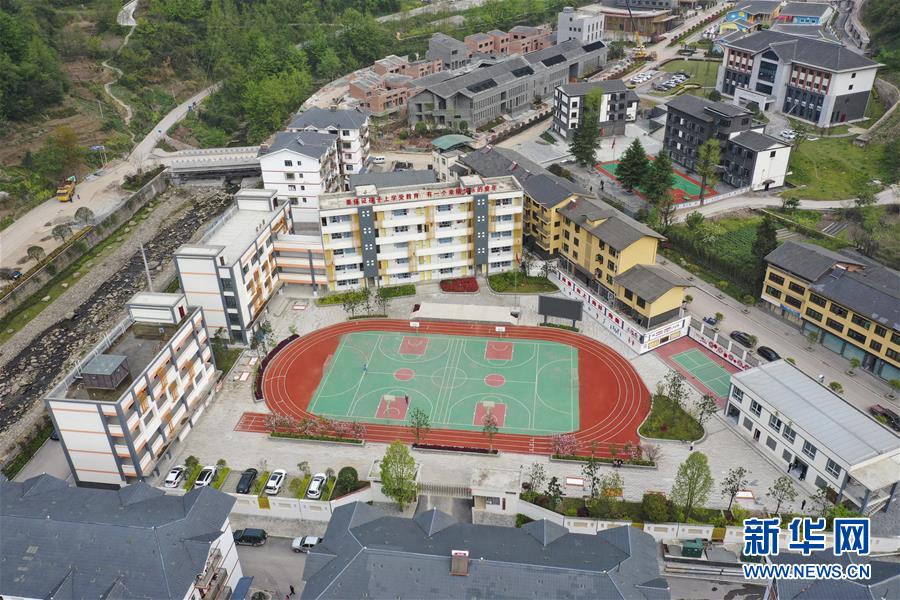 （集中連片特困地區(qū)貧困村調(diào)研行&middot;圖文互動(dòng)）（5）脫貧路上&ldquo;跑&rdquo;出幸福生活&mdash;&mdash;重慶石柱土家族自治縣華溪村脫貧調(diào)查