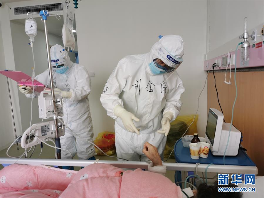 （在習近平強軍思想指引下&middot;我們在戰(zhàn)位報告&middot;圖文互動）（2）&ldquo;火神山&rdquo;答卷：現(xiàn)代衛(wèi)勤向戰(zhàn)而生