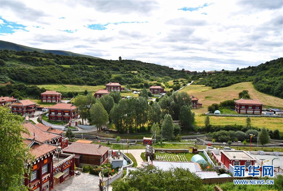 （新華全媒頭條&middot;圖文互動）（5）命運的轉(zhuǎn)折&mdash;&mdash;寫在四川甘孜藏族自治州建州70年之際