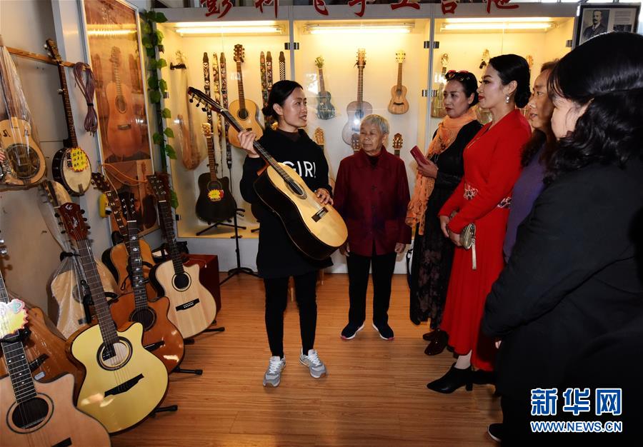 （全面建成小康社會(huì)&ldquo;百城千縣萬村調(diào)研行&rdquo;&middot;圖文互動(dòng)）（3）河北周窩：&ldquo;音樂小鎮(zhèn)&rdquo;奏響鄉(xiāng)村振興協(xié)奏曲