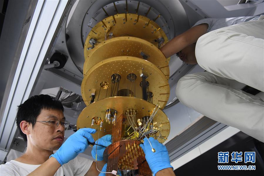 （青春的夢想 青春的奮斗&middot;圖文互動(dòng)）（4）年輕，就要無悔擔(dān)當(dāng)&mdash;&mdash;青春在奉獻(xiàn)中閃光