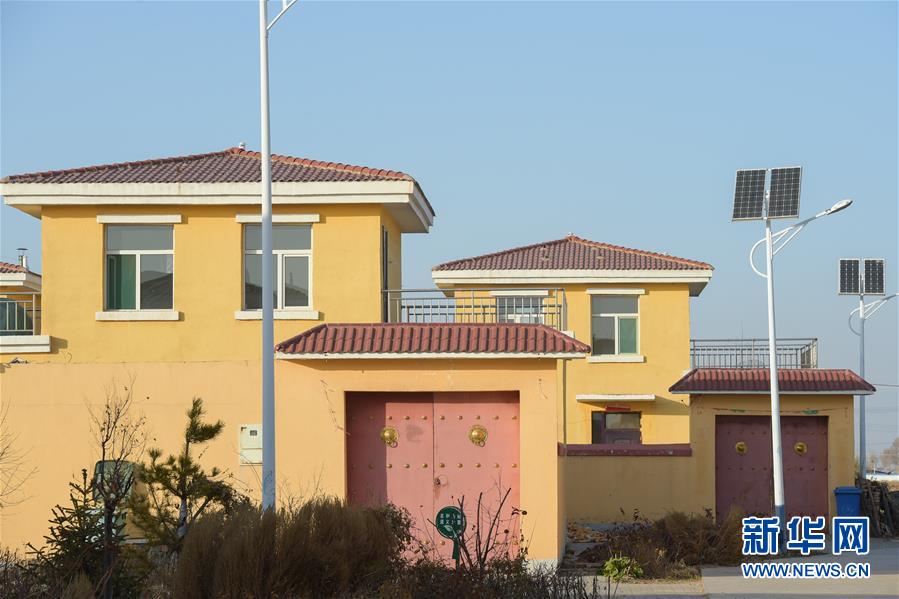 （全面建成小康社會(huì)&ldquo;百城千縣萬村調(diào)研行&rdquo;&middot;圖文互動(dòng)）（4）&ldquo;麻煩村&rdquo;變形記&mdash;&mdash;內(nèi)蒙古白青堯村的多彩生活