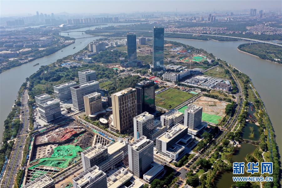 （新華全媒頭條&middot;五中全會(huì)精神在基層&middot;圖文互動(dòng)）（7）奮發(fā)新青年　逐夢新征程&mdash;&mdash;各地青年學(xué)習(xí)貫徹落實(shí)五中全會(huì)精神觀察