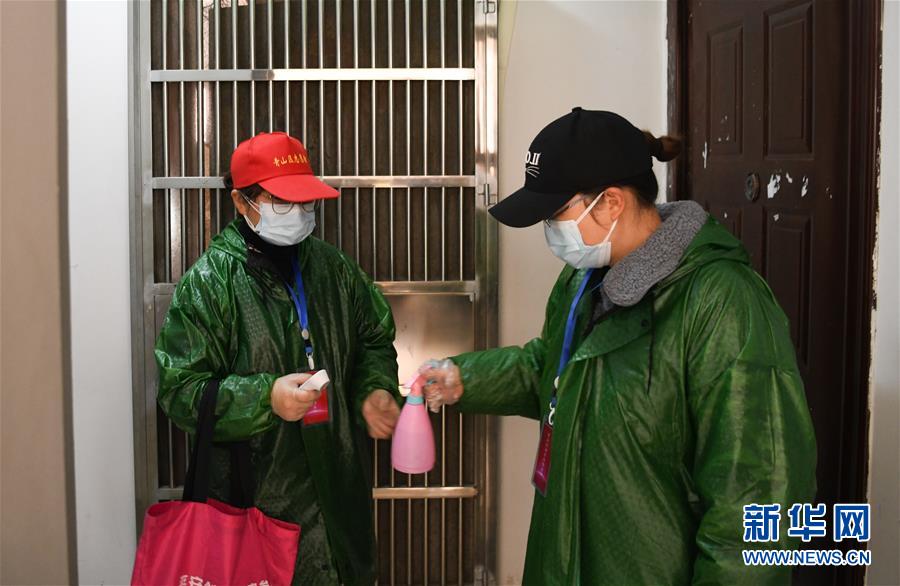 （新華全媒頭條&middot;迎接兩會特別報(bào)道&middot;圖文互動）（10）不同尋常的兩會 萬眾一心的力量&mdash;&mdash;寫在2020年全國兩會召開之際