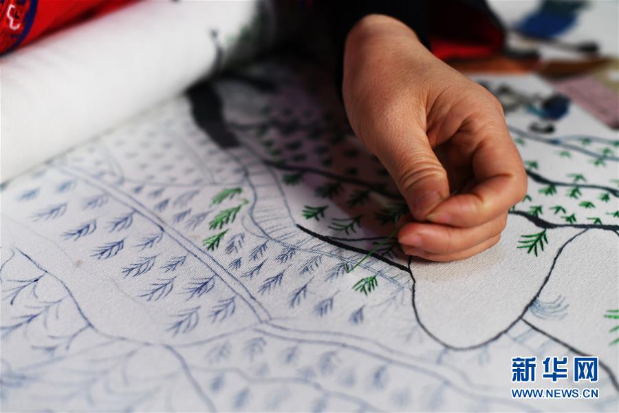 （兩會人物&middot;圖文互動）（2）帶娃、賺錢兩不誤&mdash;&mdash;一位農(nóng)民工代表眼中的脫貧新工作