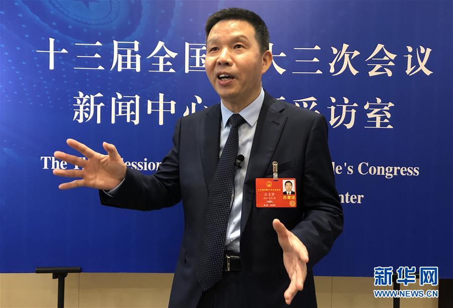 （兩會(huì)&middot;熱點(diǎn)畫報(bào)）（8）代表委員建言統(tǒng)籌做好經(jīng)濟(jì)社會(huì)發(fā)展工作