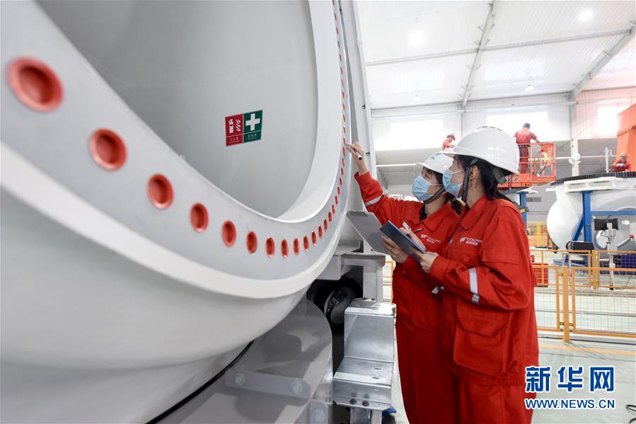 （兩會&middot;熱點(diǎn)畫報(bào)）（16）代表委員建言統(tǒng)籌做好經(jīng)濟(jì)社會發(fā)展工作