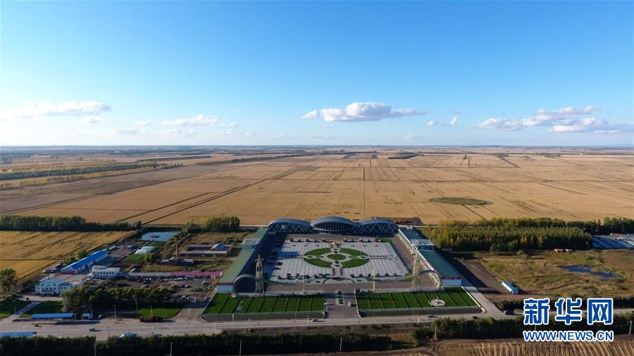 （新華全媒頭條&middot;圖文互動(dòng)）（15）潮起東方萬象新&mdash;&mdash;以習(xí)近平同志為核心的黨中央團(tuán)結(jié)帶領(lǐng)全黨全軍全國各族人民貫徹落實(shí)黨的十九大精神紀(jì)實(shí)