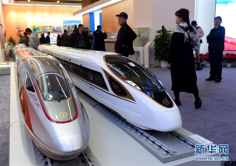 （新華全媒頭條&middot;圖文互動）（4）從歷史中汲取繼續(xù)前進的力量&mdash;&mdash;習近平總書記參觀慶祝改革開放40周年大型展覽側(cè)記