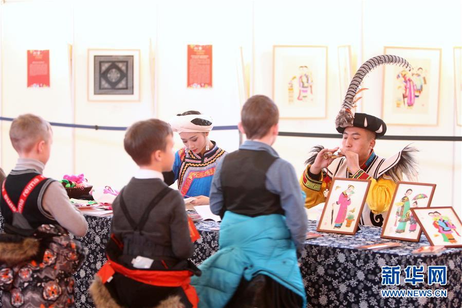 （新華全媒頭條&middot;出訪&middot;側記&middot;圖文互動）（4）你好老朋友！開啟新時代！&mdash;&mdash;習近平主席和普京總統(tǒng)引領中俄全面戰(zhàn)略協(xié)作伙伴關系邁入新時代