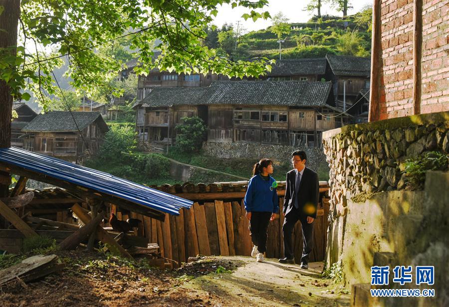 (新華全媒頭條·圖文互動)(8)凝心鑄師魂 立德育新人——以習近平同志為核心的黨中央關(guān)心教師隊伍建設紀實