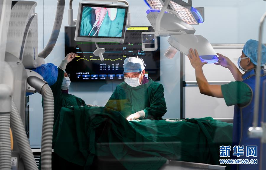 （在習(xí)近平新時(shí)代中國(guó)特色社會(huì)主義思想指引下&mdash;&mdash;新時(shí)代新作為新篇章&middot;總書(shū)記關(guān)切開(kāi)放事&middot;圖文互動(dòng)）（8）開(kāi)放的故事講不完&mdash;&mdash;海南開(kāi)放再&ldquo;提速&rdquo;