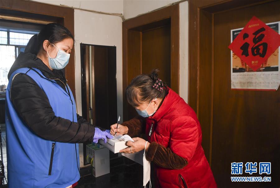 （習(xí)近平致敬的戰(zhàn)&ldquo;疫&rdquo;英雄&middot;社區(qū)工作者篇&middot;圖文互動）（2）他們，堅守一線戰(zhàn)風(fēng)雨