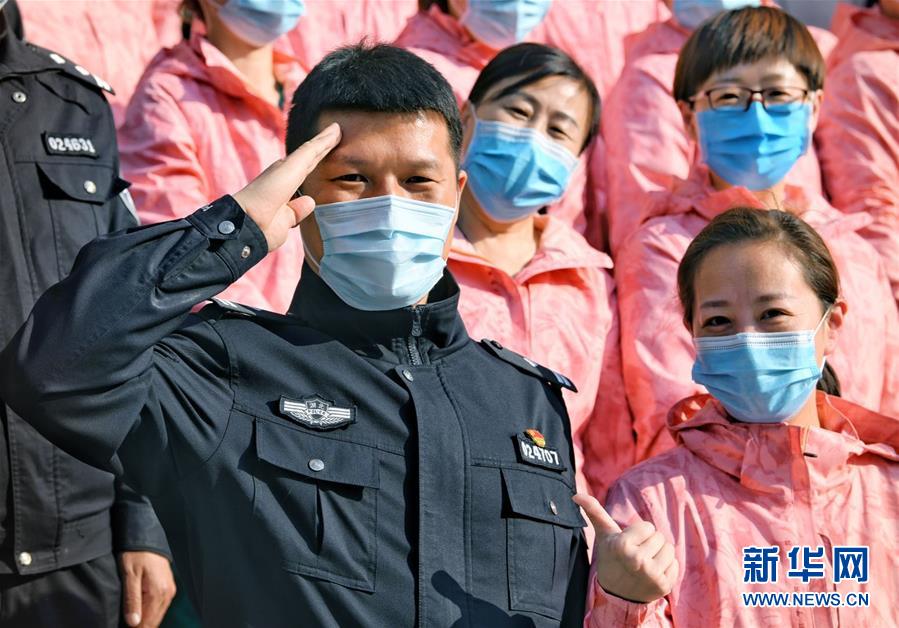 （習(xí)近平致敬的戰(zhàn)&ldquo;疫&rdquo;英雄&middot;公安干警篇&middot;圖文互動(dòng)）（1）他們，抗疫一線鑄警魂