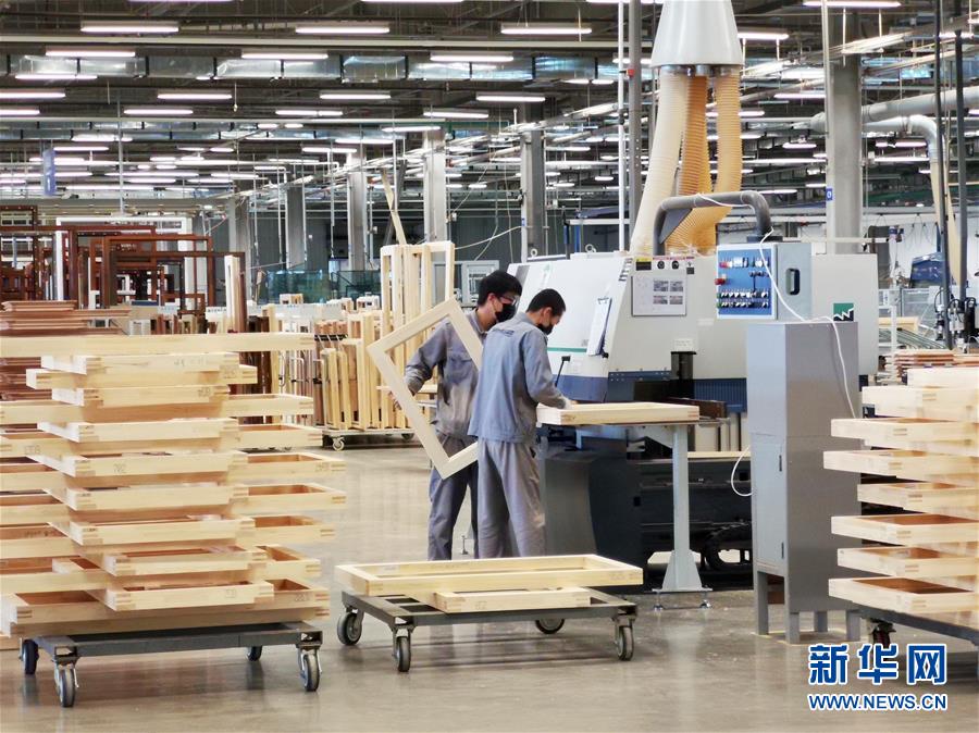 （在習近平新時代中國特色社會主義思想指引下&mdash;&mdash;新時代新作為新篇章&middot;習近平總書記關切事&middot;圖文互動）（2）陽光總在風雨后&mdash;&mdash;中小企業(yè)在疫情中迎難而上