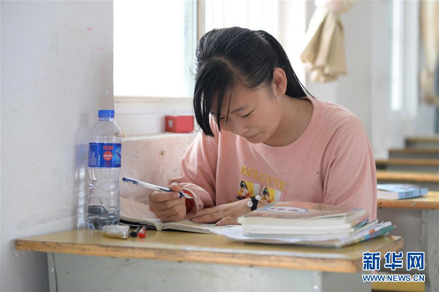 （在習(xí)近平新時(shí)代中國特色社會(huì)主義思想指引下&mdash;&mdash;新時(shí)代新作為新篇章&middot;習(xí)近平總書記關(guān)切事&middot;圖文互動(dòng)）（2）戰(zhàn)洪魔　保安全&mdash;&mdash;近期防汛救災(zāi)熱點(diǎn)觀察