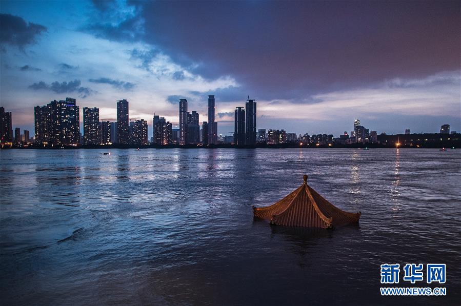 （在習(xí)近平新時(shí)代中國特色社會(huì)主義思想指引下&mdash;&mdash;新時(shí)代新作為新篇章&middot;習(xí)近平總書記關(guān)切事&middot;圖文互動(dòng)）（1）戰(zhàn)疫魔,斗洪魔&mdash;&mdash;湖北全力應(yīng)對防疫、防汛疊加&ldquo;雙考&rdquo;