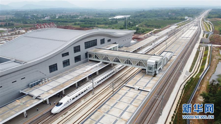 （在習(xí)近平新時(shí)代中國特色社會主義思想指引下&mdash;&mdash;新時(shí)代新作為新篇章&middot;習(xí)近平總書記關(guān)切事&middot;圖文互動(dòng)）（3）長三角的新答卷&mdash;&mdash;&ldquo;十三五&rdquo;收官之年的長三角一體化新故事