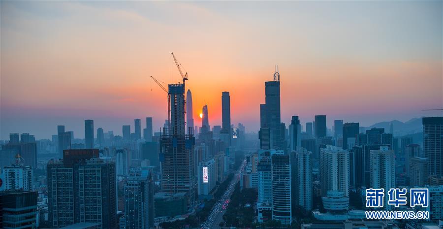 （在習(xí)近平新時(shí)代中國特色社會主義思想指引下&mdash;&mdash;新時(shí)代新作為新篇章&middot;習(xí)近平總書記關(guān)切事&middot;圖文互動）（11）我家大門常打開&mdash;&mdash;經(jīng)濟(jì)特區(qū)全方位對外開放故事