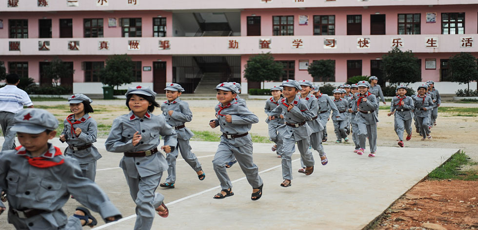 革命老區(qū)江西蓮花縣甘祖昌紅軍小學舉行&ldquo;六一&rdquo;感恩慶?；顒? /></a></p>
<div   id=