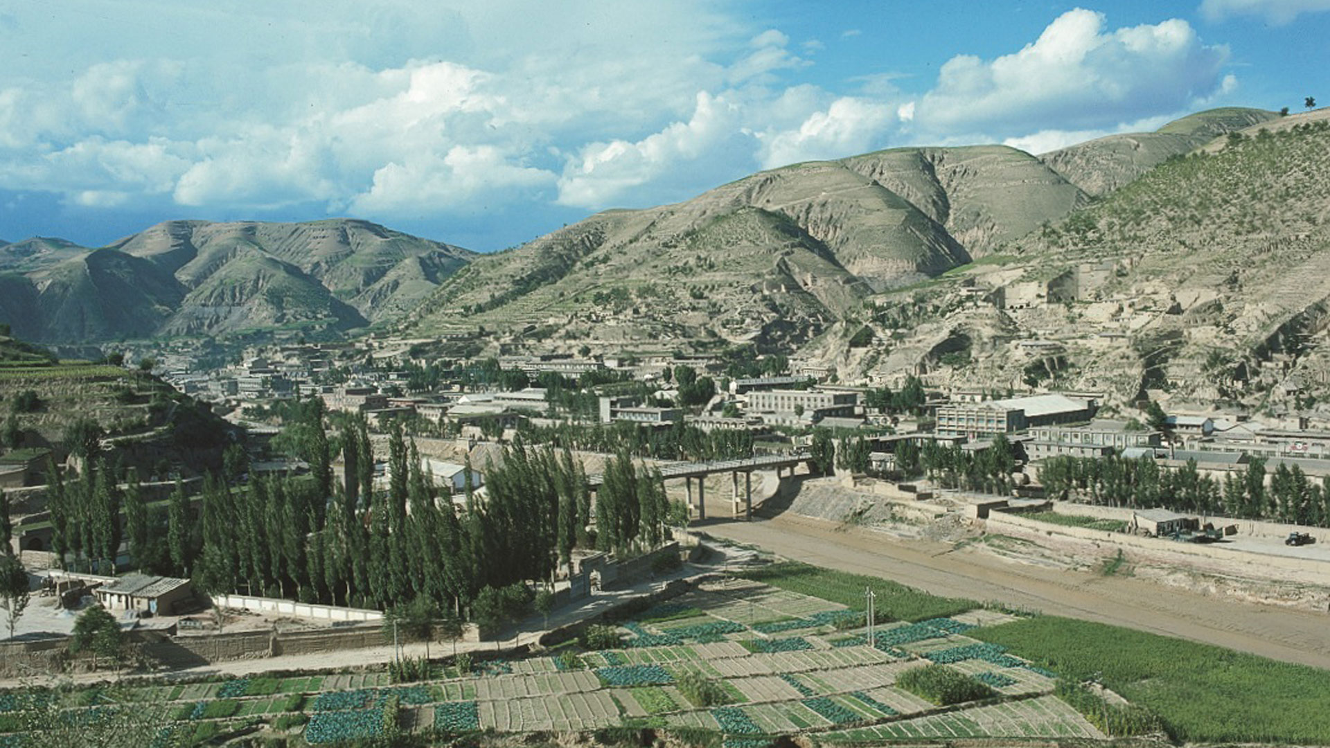 &ldquo;長(zhǎng)征&rdquo;&ldquo;萬里長(zhǎng)征&rdquo;&ldquo;二萬五千里長(zhǎng)征&rdquo;最早出現(xiàn)在什么時(shí)候？