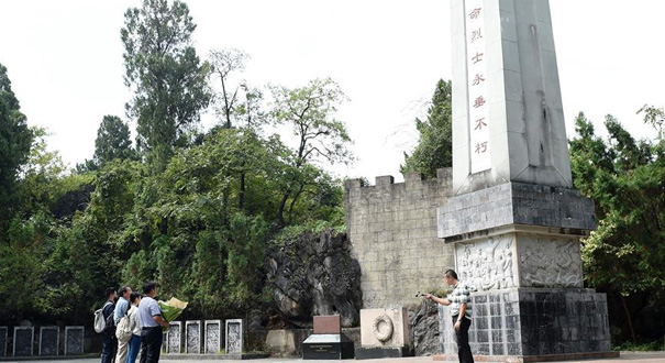 新華社大型主題網(wǎng)絡(luò)直播欄目《紅色追尋》走進廣西、貴州