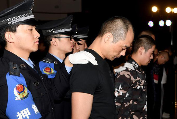 陜西省西安市新城區(qū)人民法院依法對(duì)韓某某等8人非法高利放貸、暴力討債涉黑一案公開宣判