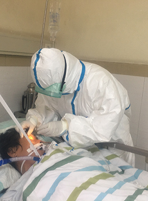 &ldquo;盡己所能守護生命&rdquo;&mdash;&mdash;廣東江門&ldquo;90后&rdquo;新婚夫妻齊赴戰(zhàn)&ldquo;疫&rdquo;一線