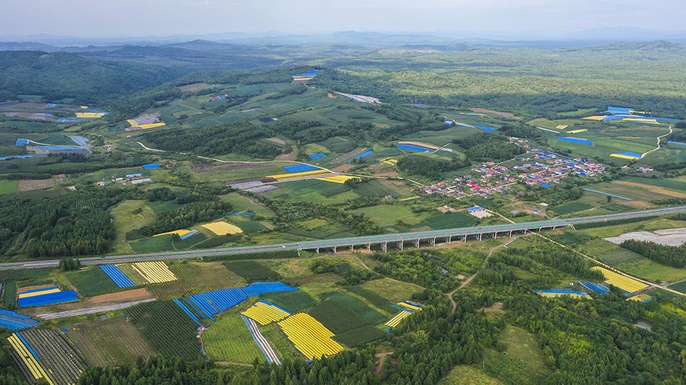 長白山下生態(tài)縣：倚綠生金，以景換銀