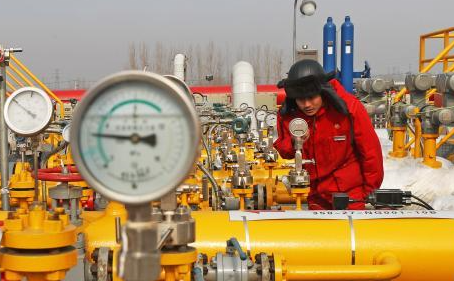 這個(gè)春節(jié)，他們留在工地和單位過年