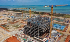 在?？诮瓥|新區(qū)感受海南自貿(mào)港建設(shè)浪潮