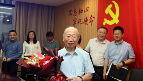 新黨員陳振新：&ldquo;雖已耄耋，紅心向黨！&rdquo;