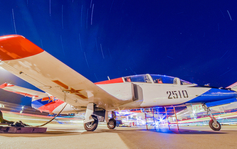 夜航｜戰(zhàn)鷹試翼，有你想不到的美