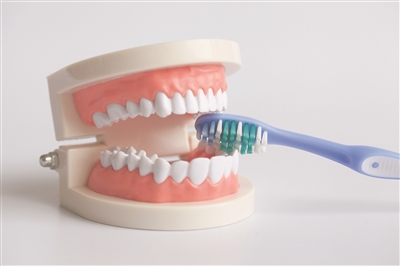 保護牙齒健康 遠(yuǎn)離傷牙行為