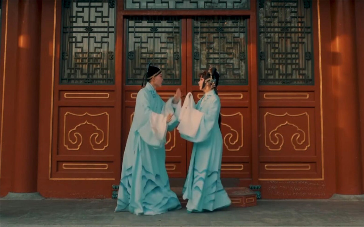 如花美眷，似水流年，說的是戲中詞，道的是人間情