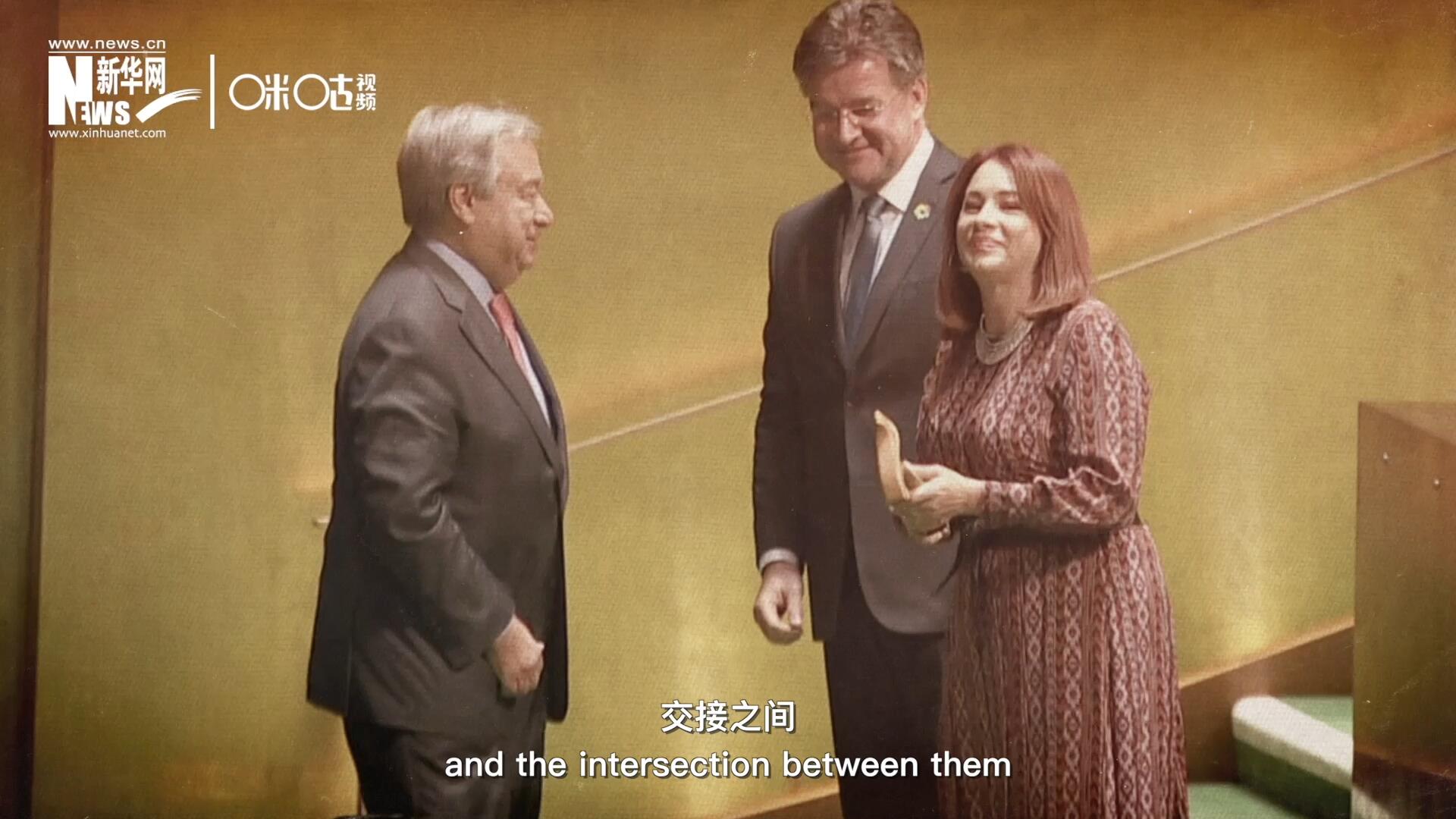 一起一落，交接之間，除了莊嚴(yán)的儀式感，更是使命的傳承。