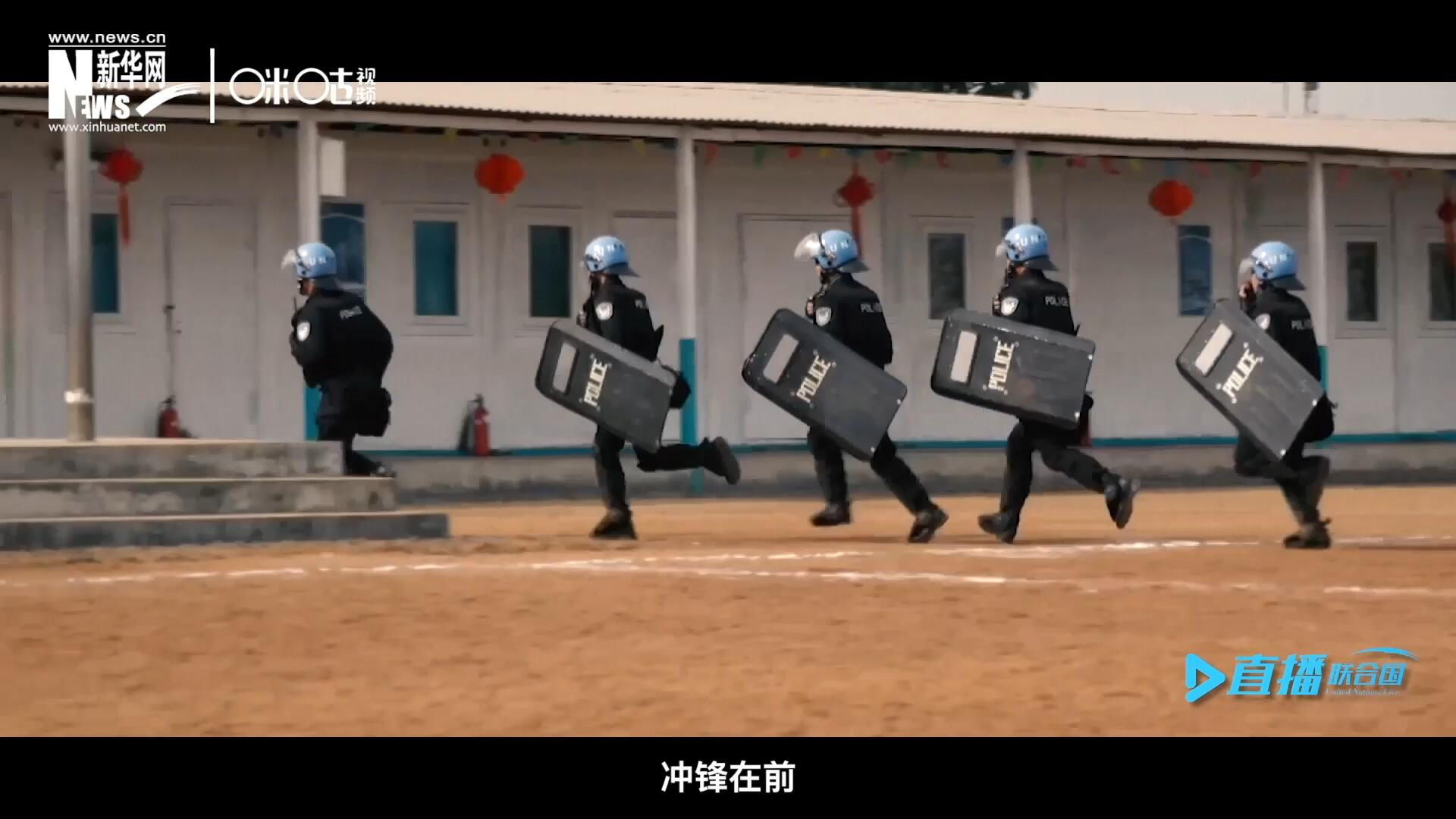 有這樣一支隊(duì)伍，他們不畏艱險(xiǎn)，沖鋒在前，頭戴藍(lán)盔，為和平而戰(zhàn)，他們的名字叫做聯(lián)合國(guó)維和部隊(duì)。