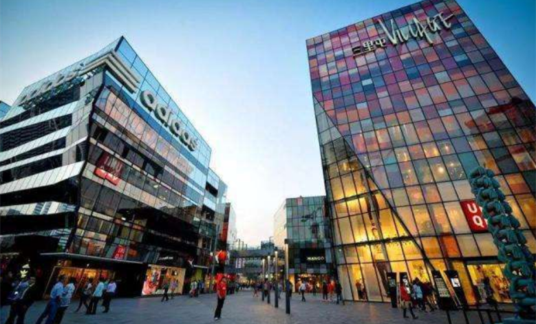 線下遭遇停業(yè)潮，球鞋市場(chǎng)如何自救？