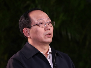 如何發(fā)展壯大體育產(chǎn)業(yè)？