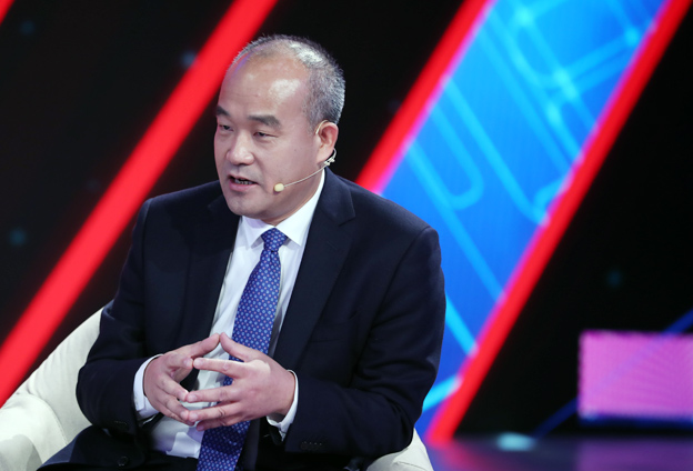 年輕人要有遠(yuǎn)大理想，要了解到科技的核心要素所在，專心，靜下心來打好基礎(chǔ)。