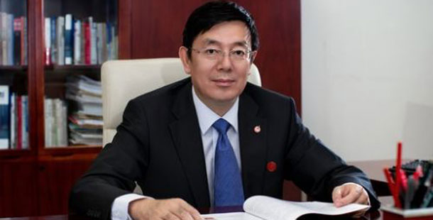 中航飛機董事長、分黨組書記方玉峰&mdash;&mdash;中航飛機要想同國際航空產(chǎn)業(yè)強者過招，必須與市場全面接軌，逐步褪去傳統(tǒng)國有企業(yè)的&ldquo;光環(huán)&rdquo;。這就要求我們?nèi)ν七M企業(yè)改革，利用上市平臺，建立先進的法人治理結(jié)構(gòu)，建立高效的、敏捷反應(yīng)的價值創(chuàng)造主體。