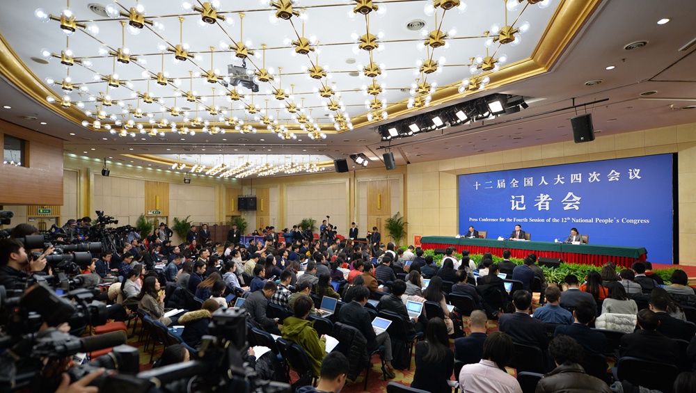 回放：環(huán)保部長(zhǎng)陳吉寧就&ldquo;加強(qiáng)生態(tài)環(huán)境保護(hù)&rdquo;答記者問(wèn)