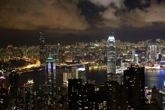 中央對香港行政長官是有標準的，是一貫的