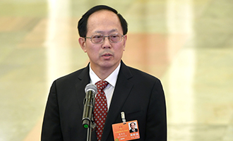 國(guó)家體育總局局長(zhǎng)茍仲文在&ldquo;部長(zhǎng)通道&rdquo;接受采訪(fǎng)